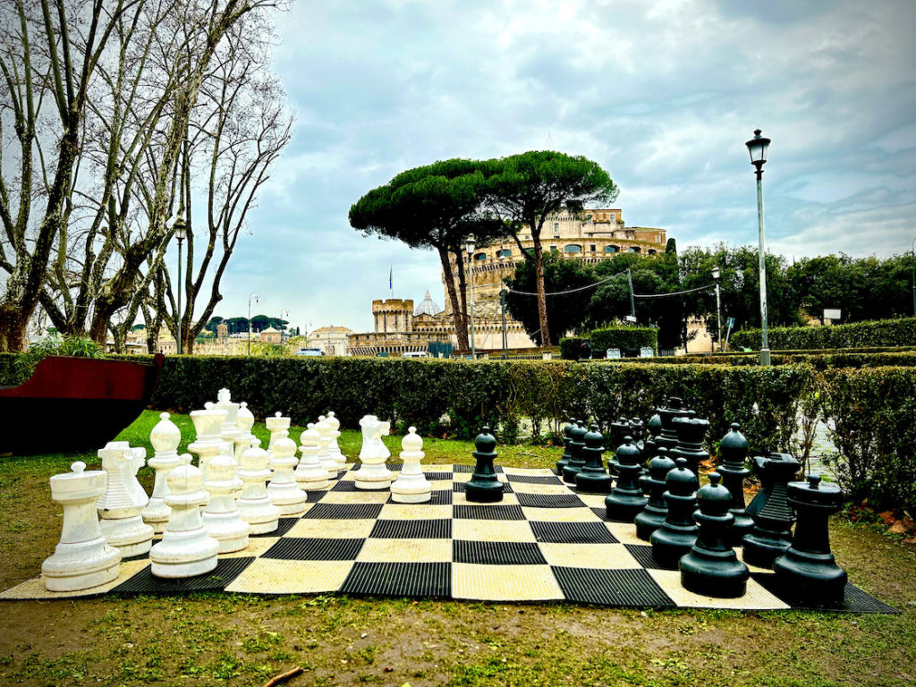 play chess in Rome